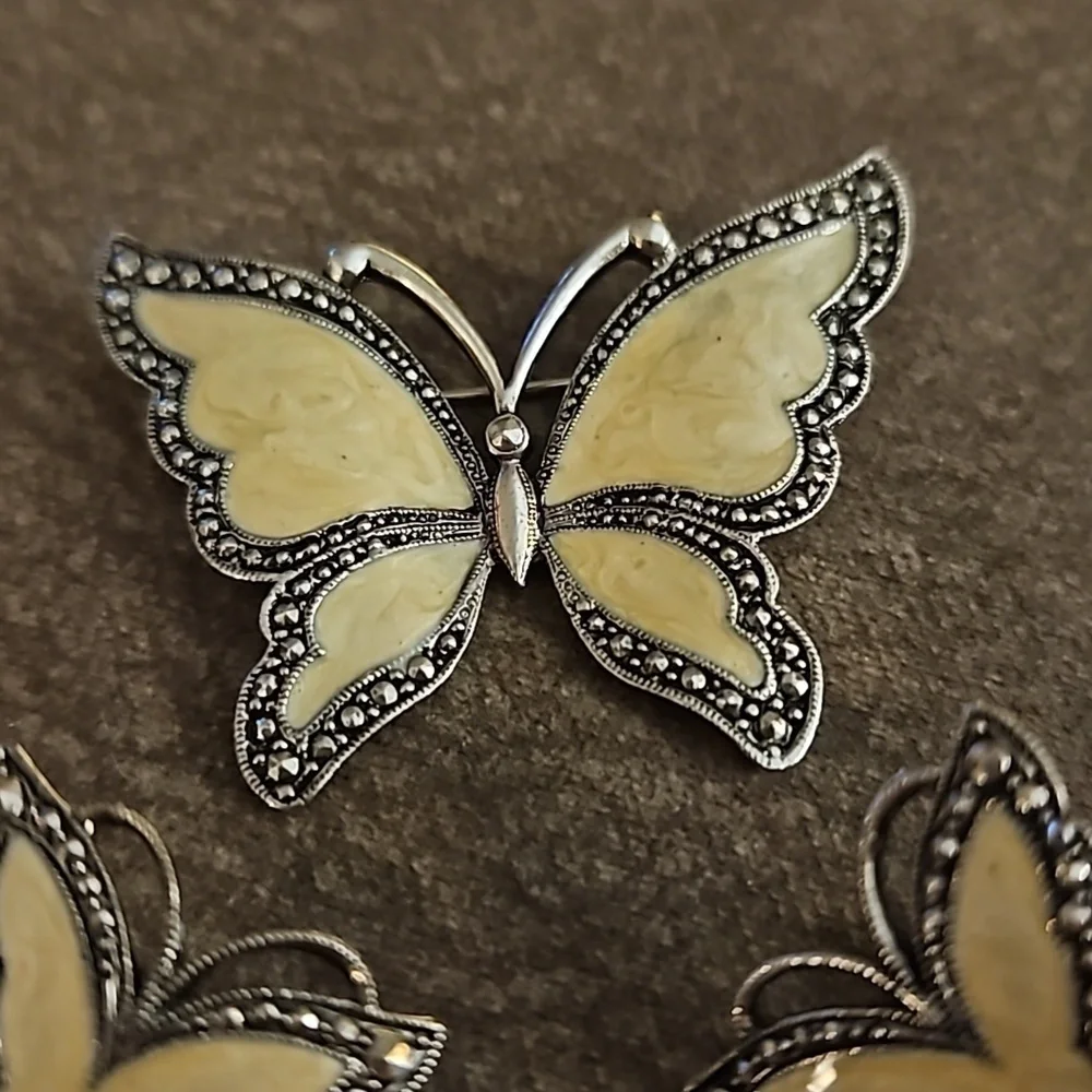 VTG AVON 1991 Enamel Marcasite Whispering Wings Butterfly Brooch Earrings Set